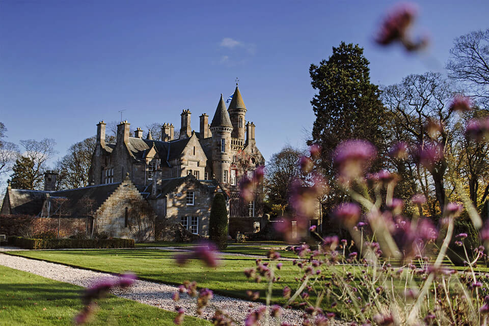 Funds for the Extensive Renovation of a Listed Castle Funds for the Extensive Renovation of a Listed Castle